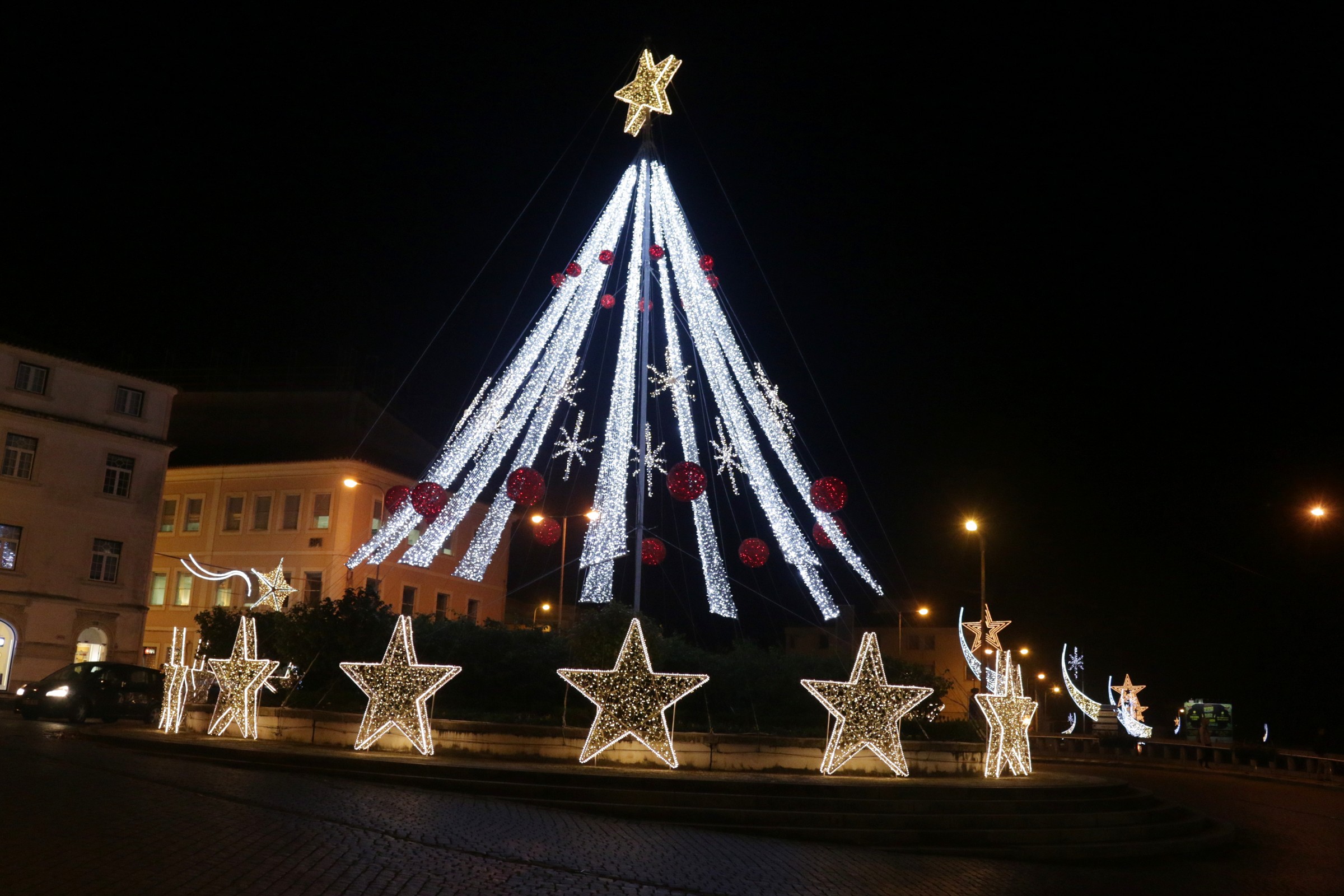 Câmara Municipal inaugura iluminação de Natal 2016 - Câmara