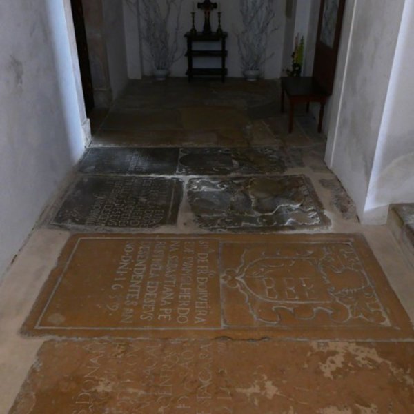 1 Ordem Terceira de São Francisco – túmulos (pavimento)
