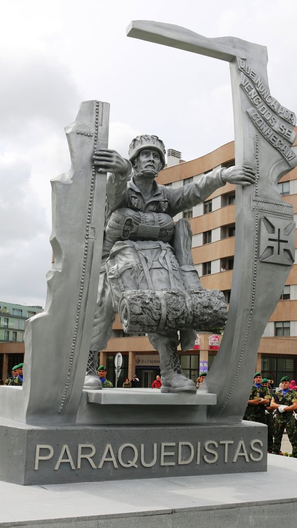 paraquedistas