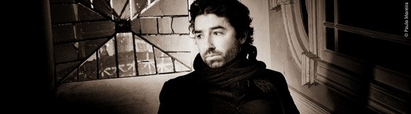 TIAGO BETTENCOURT DÁ ESPETÁCULO NO TEATRO AVEIRENSE