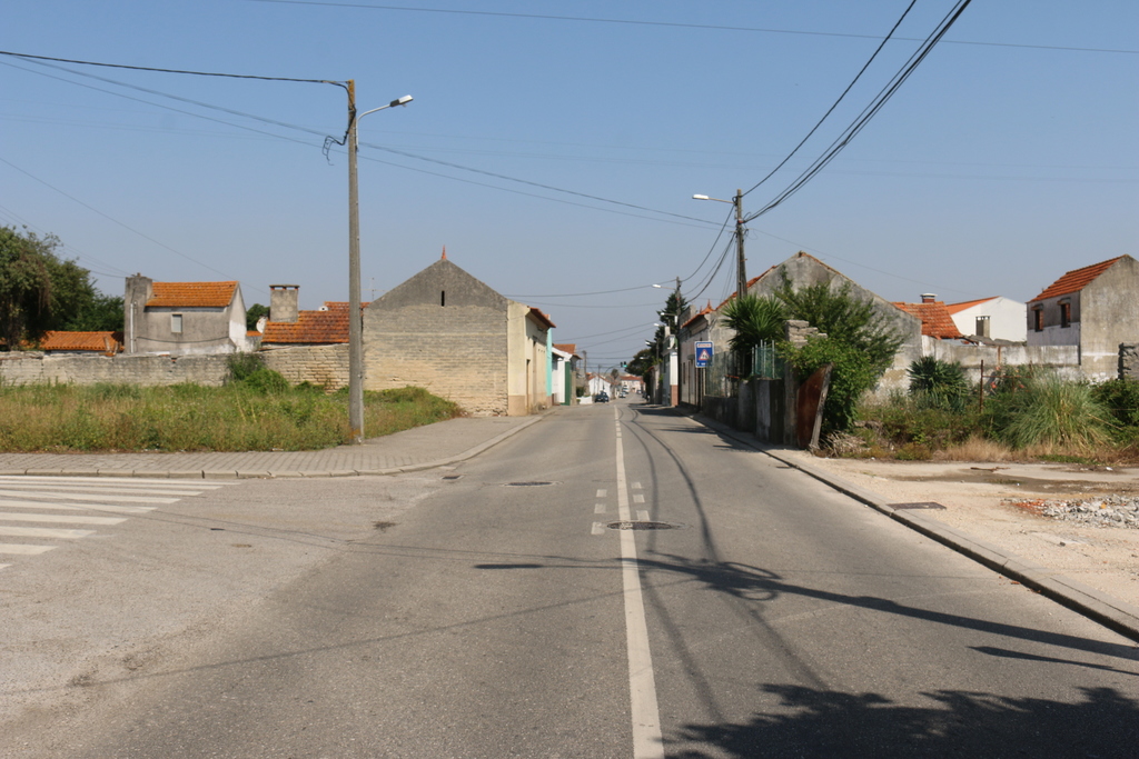 RUA DIREITA EM ARADAS