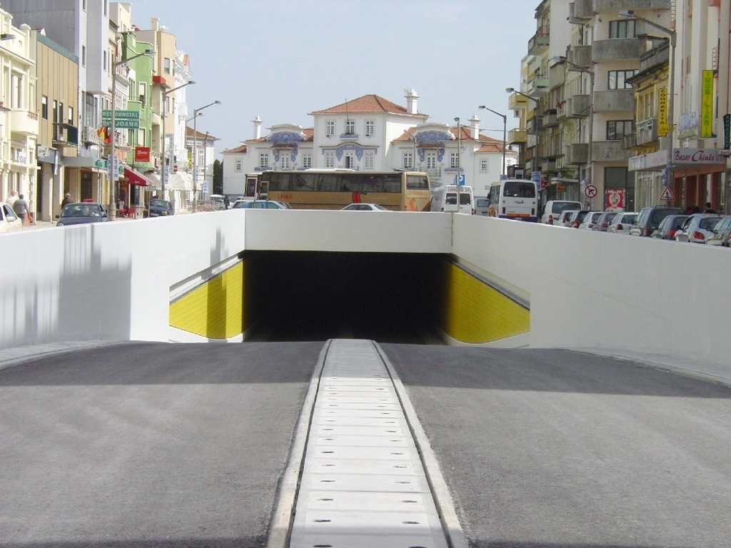 RENOVAÇÃO DA ILUMINAÇÃO NO TÚNEL DA ESTAÇÃO