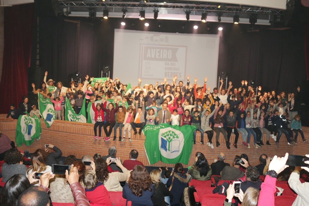 ECO ESCOLAS RECEBERAM GALARDÃO EM FESTA