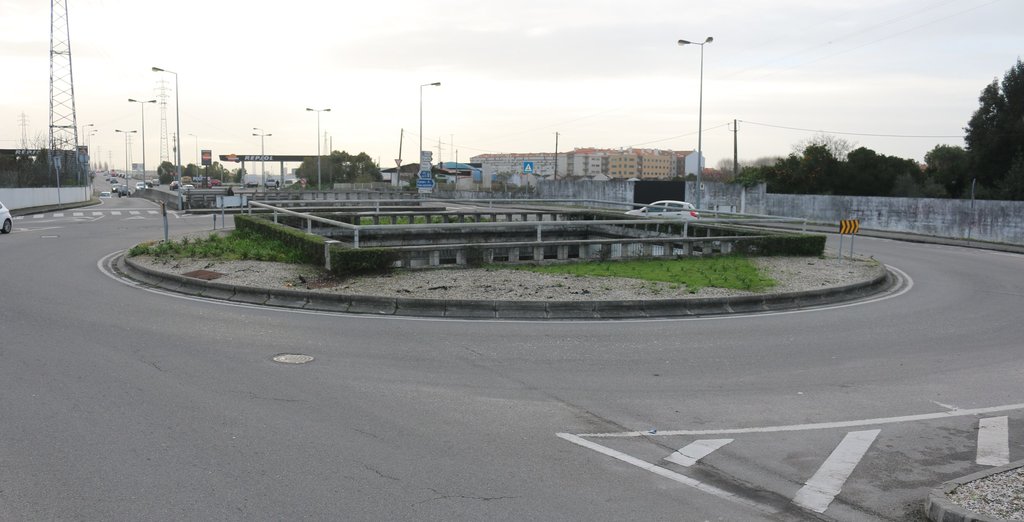 REQUALIFICAÇÃO PAISAGÍSTICA DAS ROTUNDAS DO OLHO D’ÁGUA, EN 109 E DE ACESSO À ERSUC