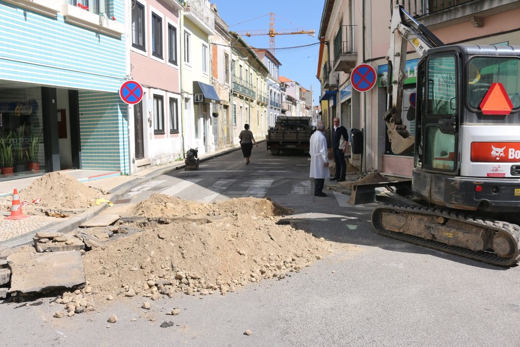 PREPARAÇÃO DA REABILITAÇÃO DA RUA GRAVITO E CARMO