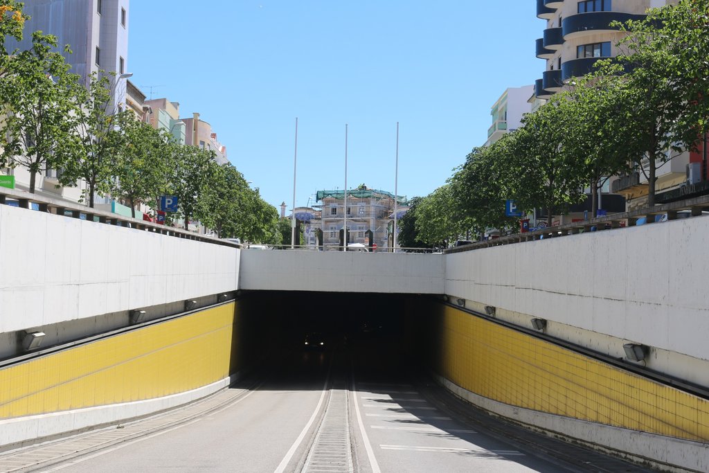 INTERRUPÇÃO DO TRÂNSITO NO TÚNEL DA ESTAÇÃO