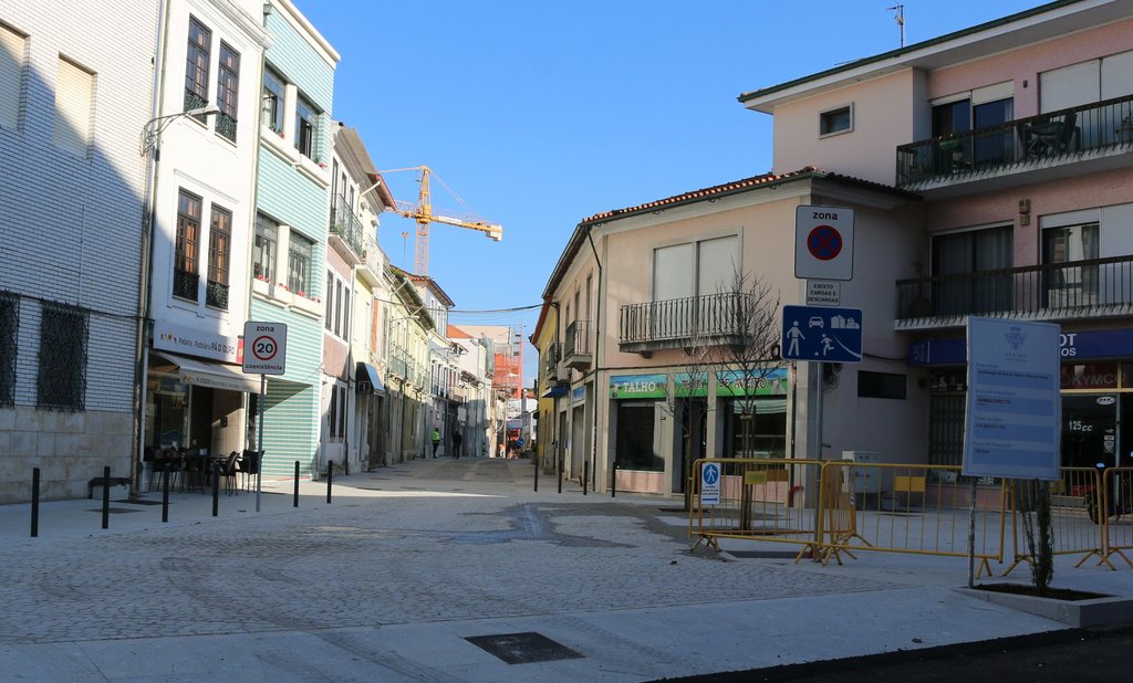 REABERTO AO TRÂNSITO PRIMEIRO TROÇO REABILITADO DA RUA DO GRAVITO