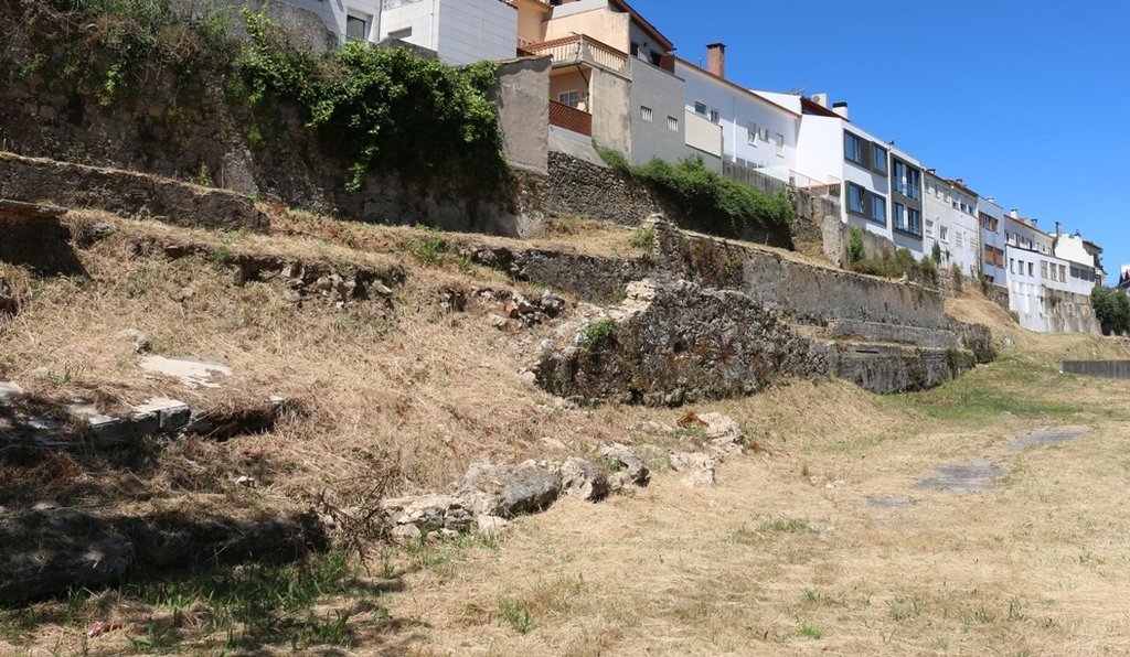 Inicio da obra de estabilização de taludes na Rua Pe. Arménio Alves da Costa – Condicionamentos d...