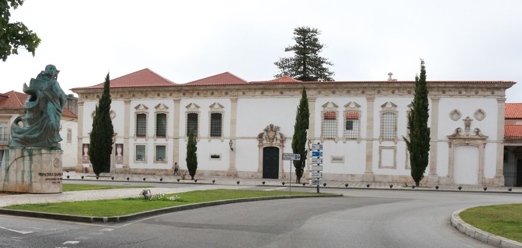 Doação da obra “REVELATUM” de Adélia Gonçalves