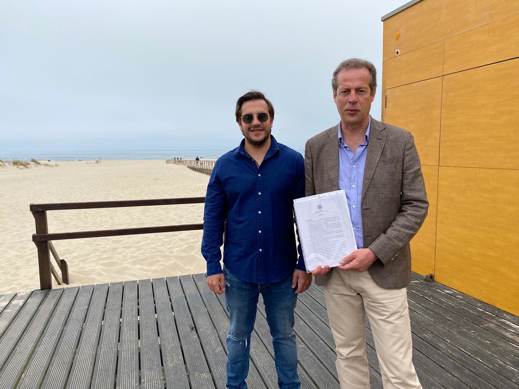 ASSINADO PROTOCOLO COM A ASSOCIAÇÃO DESPORTIVA E CULTURAL DE SÃO JACINTO PARA GESTÃO DO APOIO D...