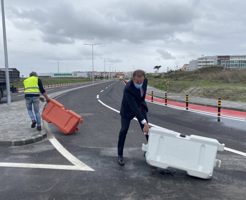 ABERTA LIGAÇÃO Av.ª  VASCO BRANCO-Al. SILVA ROCHA