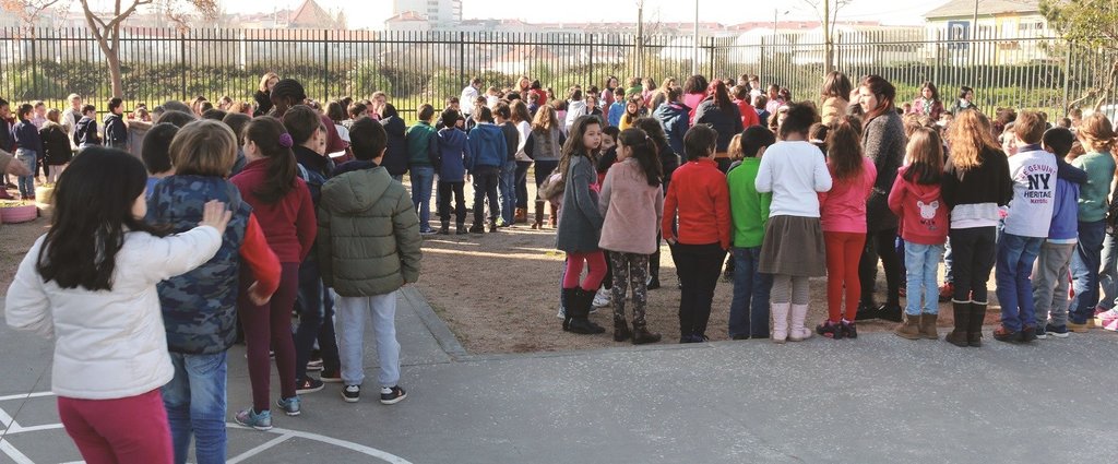 DESCENTRALIZAÇÃO NA ÁREA DA EDUCAÇÃO