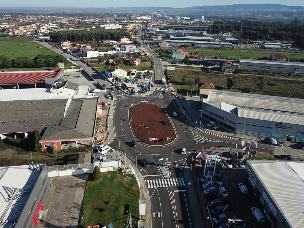 ROTUNDA DA “VULCANO / LUSAVOUGA”: MENOS TRÂNSITO, MAIS SEGURANÇA