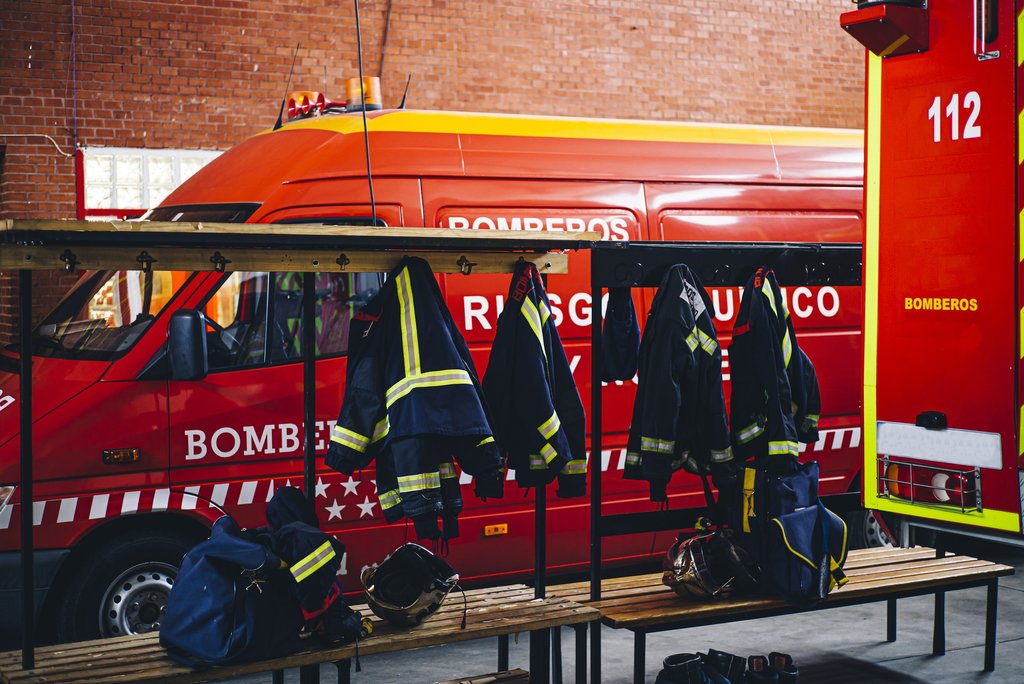 PROTOCOLOS DE COLABORAÇÃO ENTRE A CM AVEIRO OS BOMBEIROS NOVOS E OS BOMBEIROS VELHOS DE AVEIRO