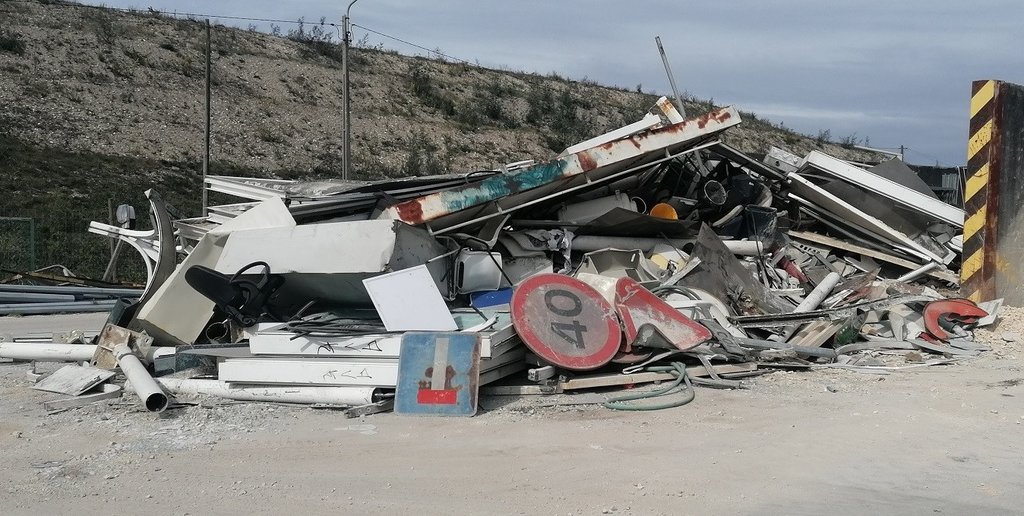 HASTA PÚBLICA PARA ALIENAÇÃO DE FERRO-VELHO