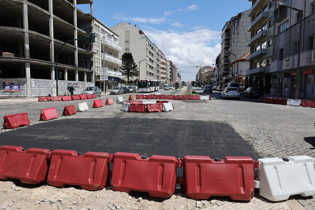 RETOMA DO TRÂNSITO NA ZONA DA “AVENIDA-PRAÇA”