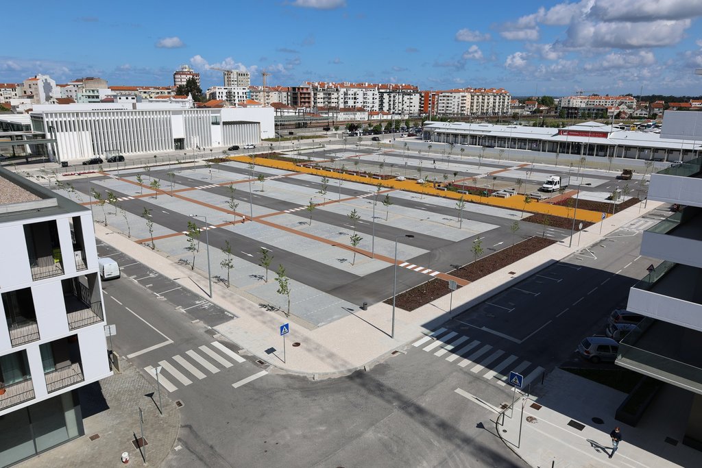 ABERTO O PARQUE DE ESTACIONAMENTO A NASCENTE DA ESTAÇÃO DA CP