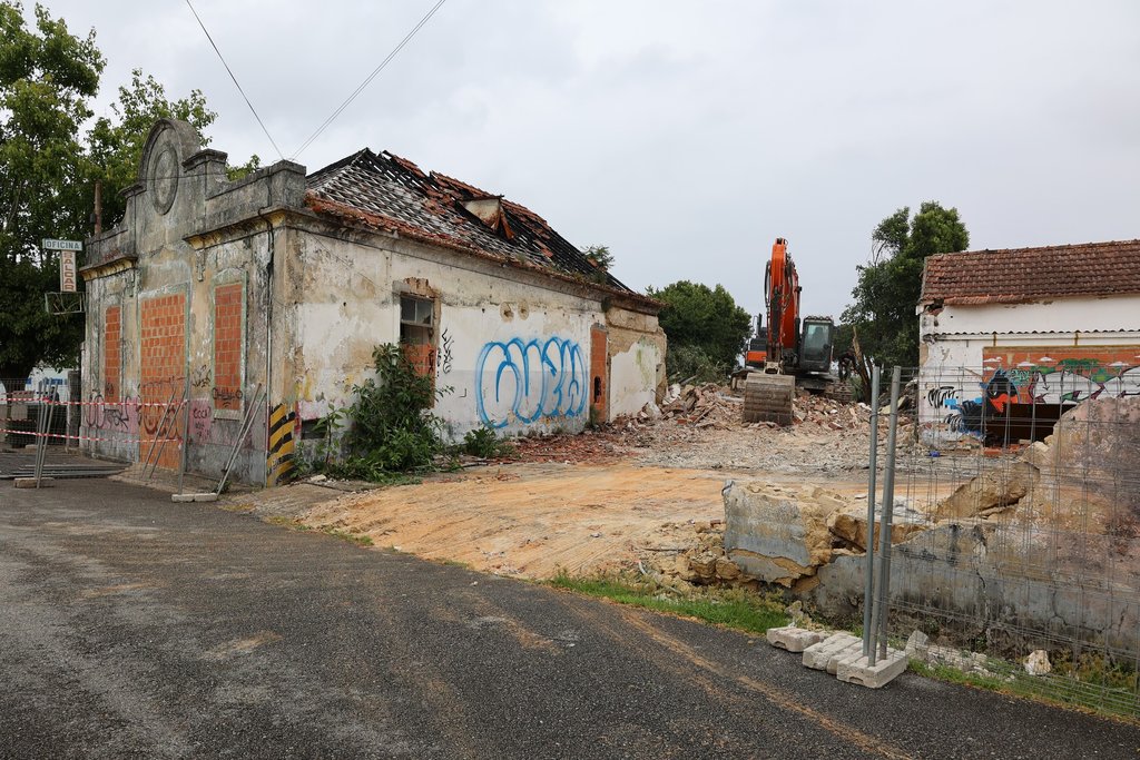  CONSTRUÇÃO DO COMPLEXO CREMATÓRIO E CASAS MORTUÁRIAS