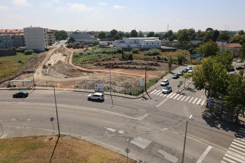 CONSTRUÇÃO DA NOVA ROTUNDA DE ESGUEIRA