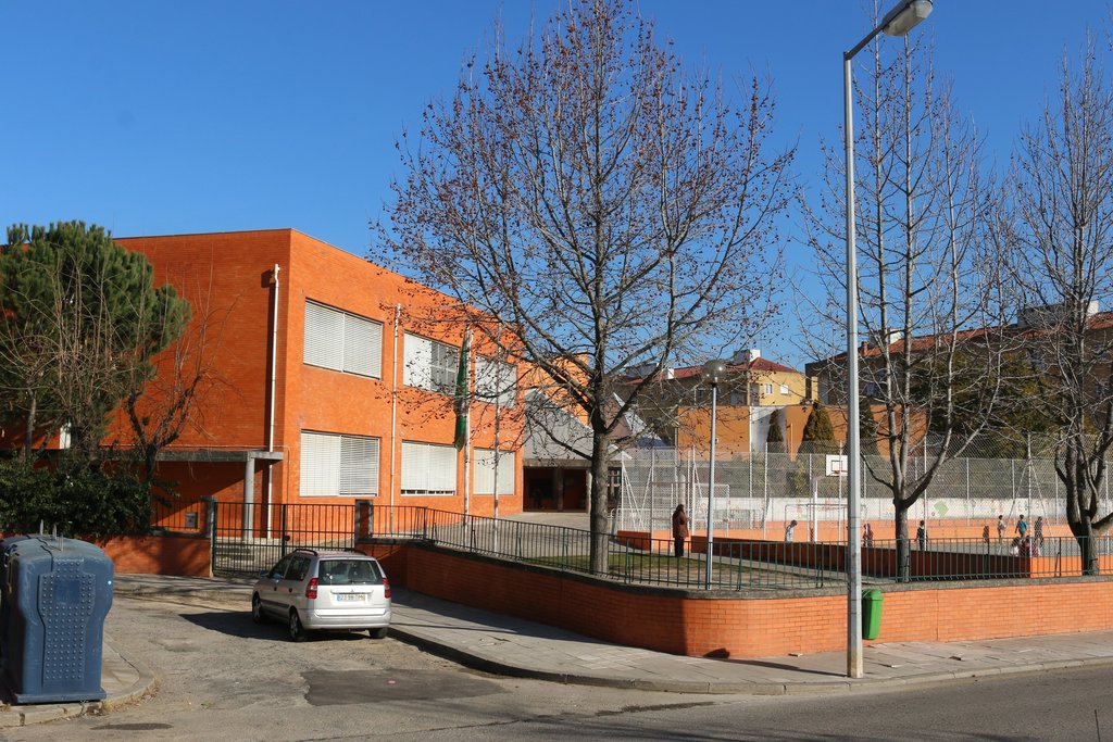 ABERTO CONCURSO PÚBLICO PARA REQUALIFICAÇÃO DO CENTRO ESCOLAR DE SANTIAGO