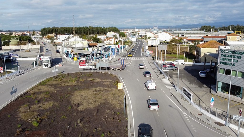 AVENIDA EUROPA EM CACIA ABERTA À CIRCULAÇÃO