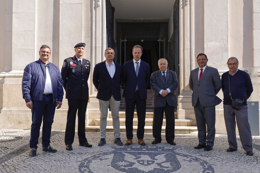 CÂMARA DE AVEIRO ASSINA PROTOCOLOS COM OS BOMBEIROS NUM INVESTIMENTO DE MEIO MILHÃO DE EUROS 