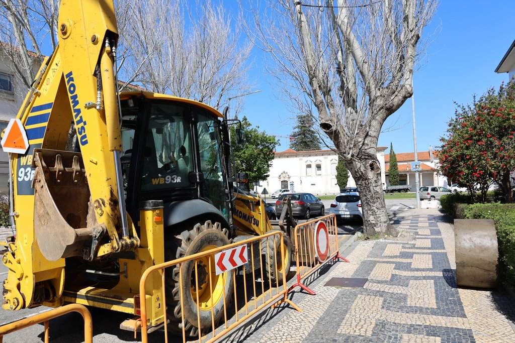 AUTARCAS VISITAM OBRAS POR TODO O MUNICÍPIO