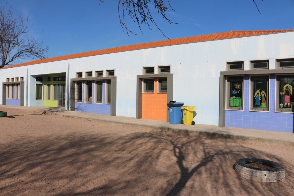 ATRIBUÍDO APOIO À ASSOCIAÇÃO DE PAIS E ENCARREGADOS DE EDUCAÇÃO DA ESCOLA E JARDIM DE INFÂNCIA DA...