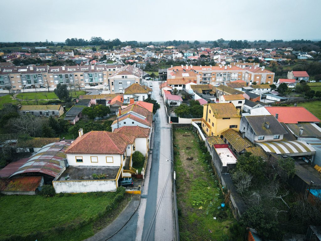 ARRANCA OBRA DE REQUALIFICAÇÃO DE ARRUAMENTOS EM CACIA