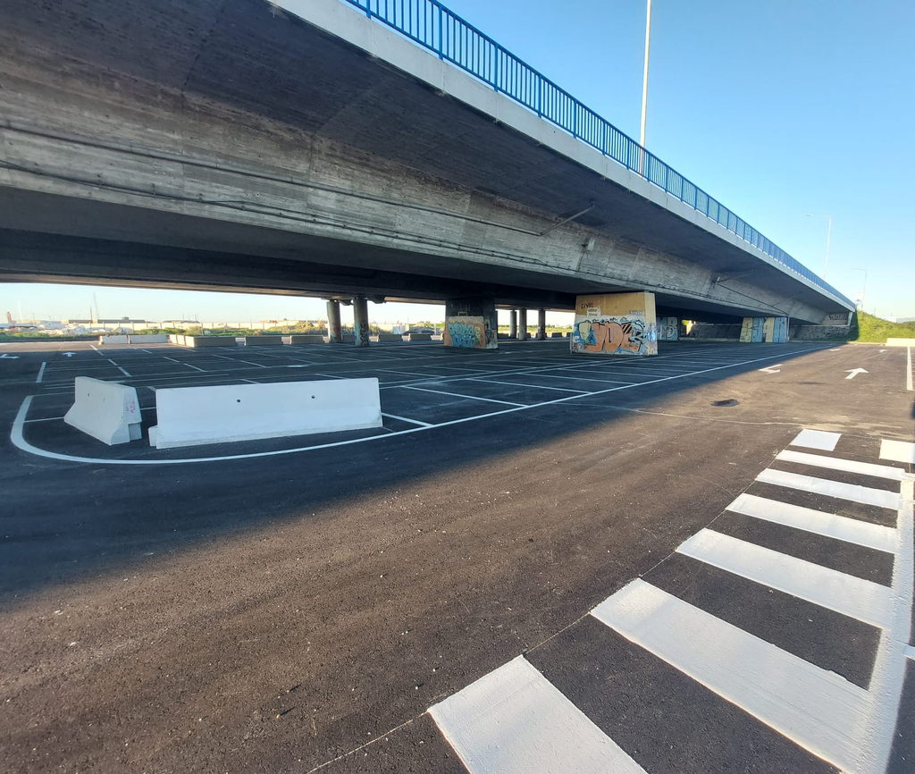 Concluída a obra do parque de estacionamento sob a A25 - Parque dos Remadores Olímpicos