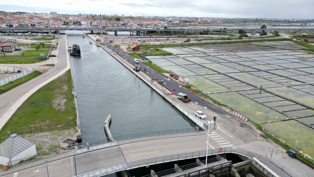 Aberto o trânsito entre a Rotunda das Pirâmides e a Ponte das Eclusas