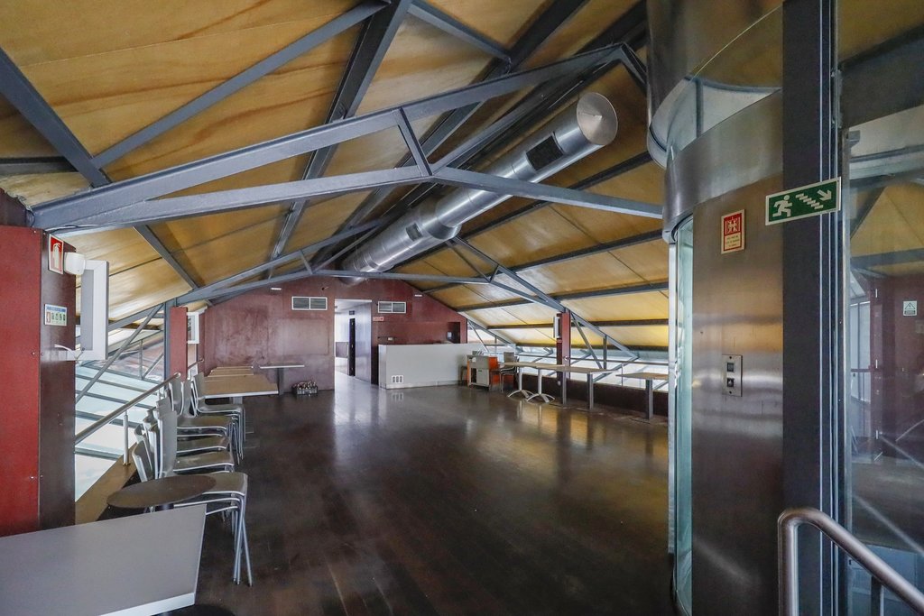 Aberto concurso para concessão do Restaurante do Mercado José Estevão