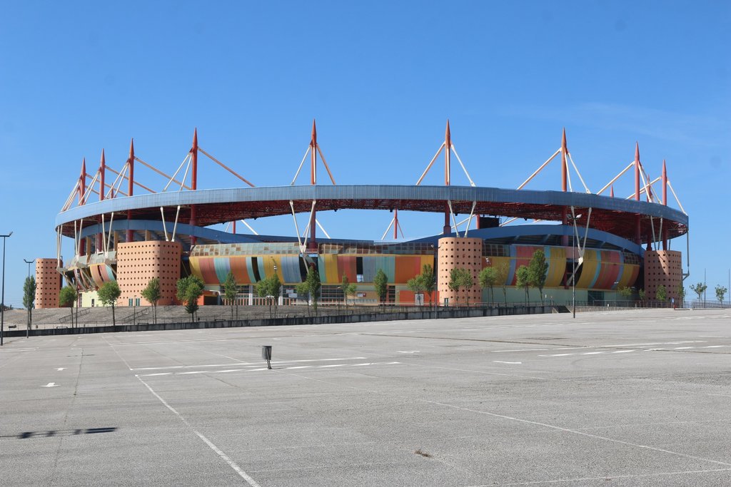 Aberto concurso público para reabilitação da cobertura do Estádio Municipal de Aveiro