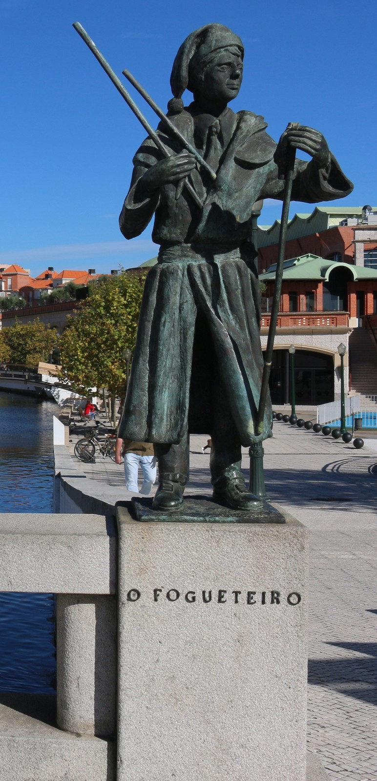 ESTÁTUAS DAS PONTES
