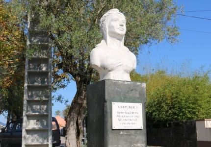 BUSTO “À REPÚBLICA”